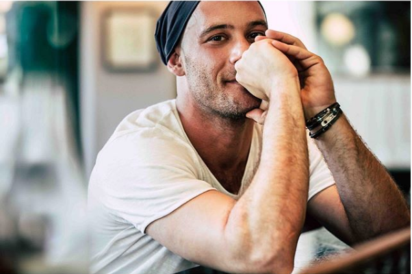 Αντίνοος Αλμπάνης: Η πρώτη εμφάνιση μετά τη μάχη με τον καρκίνο