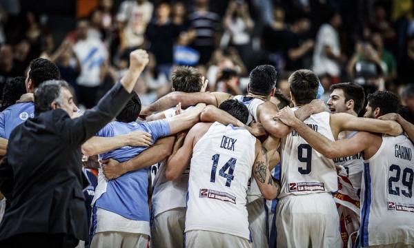 Γιατί η Αργεντινή ολοκληρώνει την προπόνηση με χειροκροτήματα