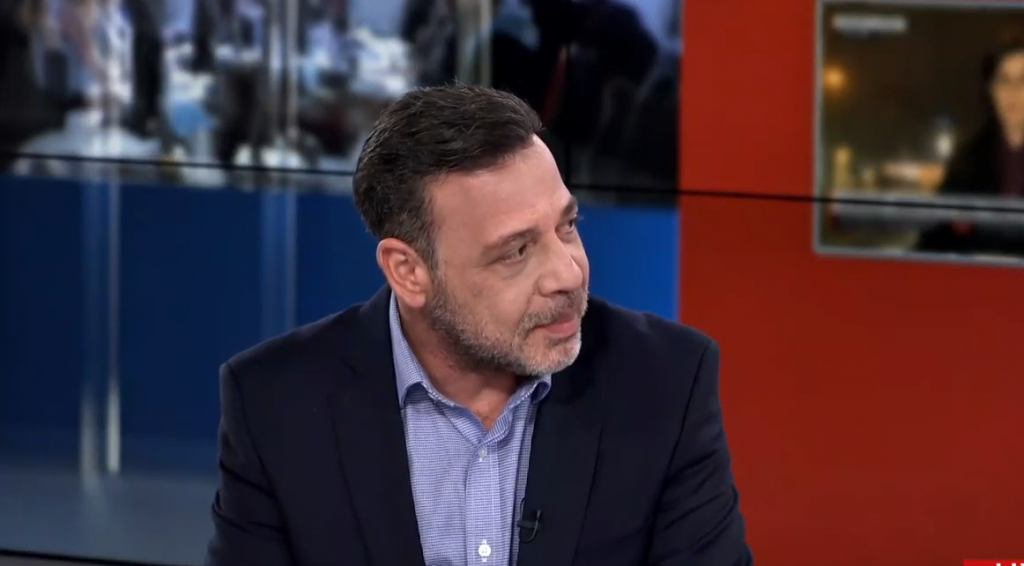Γιώργος Μπεκατώρος στο One Channel για την επικοινωνιακή στρατηγική Μητσοτάκη – Τσίπρα