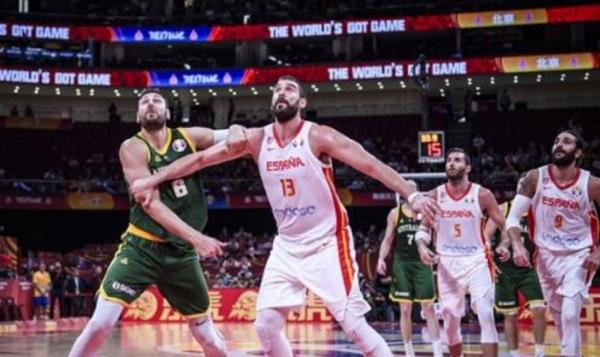 Ο Μπόγκουτ έδειξε λεφτά στους διαιτητές μετά από ανύπαρκτο φάουλ