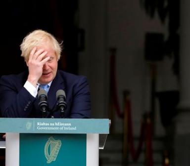 Εντείνει την πίεση ο Τζόνσον: Ζητάει εκ νέου εκλογές και… απειλεί με κλείσιμο της βουλής απόψε