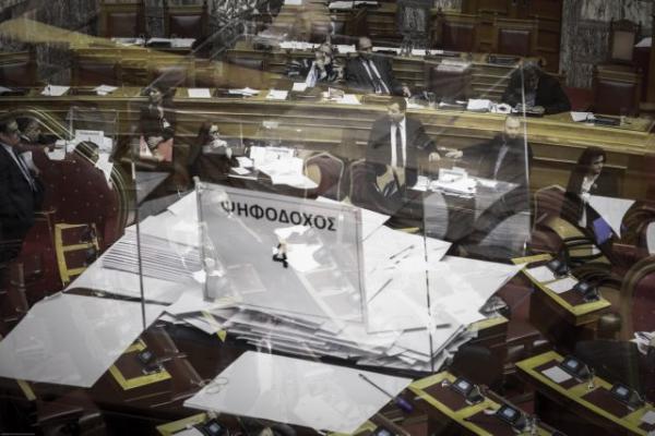 Μητσοτάκης: Δεν θα κάνω τη Βουλή βιομηχανία Εξεταστικών