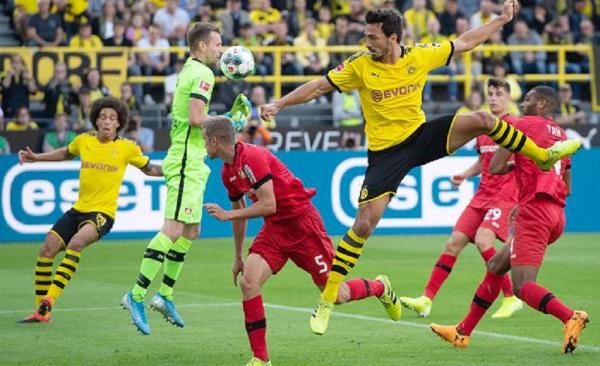 Εύκολη νίκη για Ντόρτμουντ, πρώτο «διπλό» της Βέρντερ
