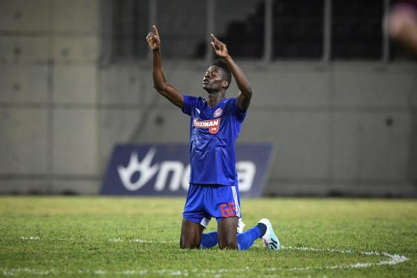 Ολυμπιακός : Μήνυμα του Σισέ στα ελληνικά