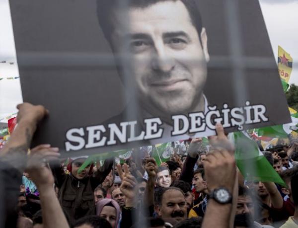 Τουρκική δικαιοσύνη : Ενταλμα σύλληψης του Ντεμιρτάς για να μην… αποφυλακιστεί