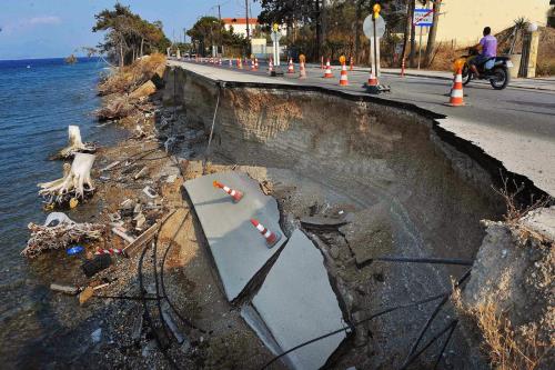 Πάτρα: Εγκατάσταση εξοπλισμού για την αντιμετώπιση της διάβρωσης των ακτών