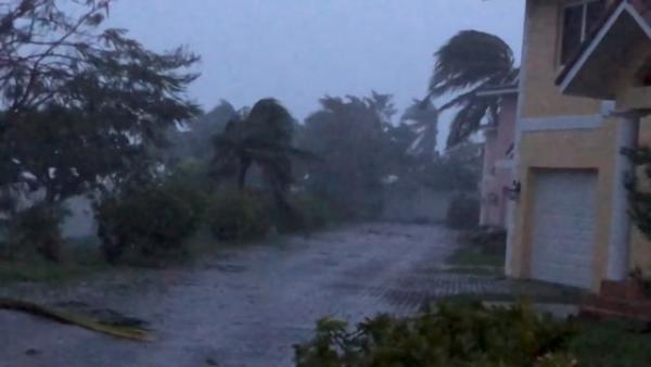 Τυφώνας Dorian: Σάρωσε τις Μπαχάμες – «Εξαιρετικά ανησυχητική η κατάσταση»