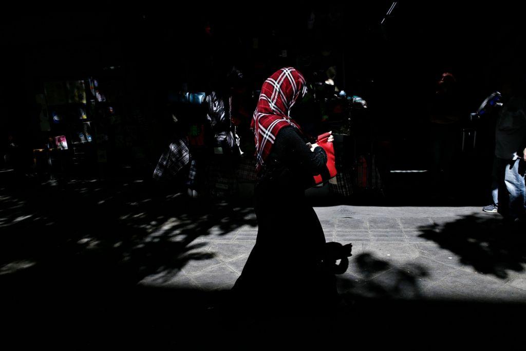 Κύπρος: Σάλος με διευθυντή σχολείου που έδιωξε μαθήτρια επειδή φορούσε μαντίλα