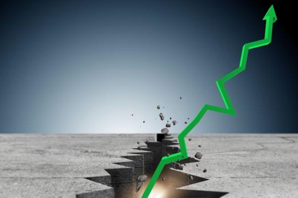 Κατάργηση εμποδίων για να ξεκολλήσουν οι επενδύσεις