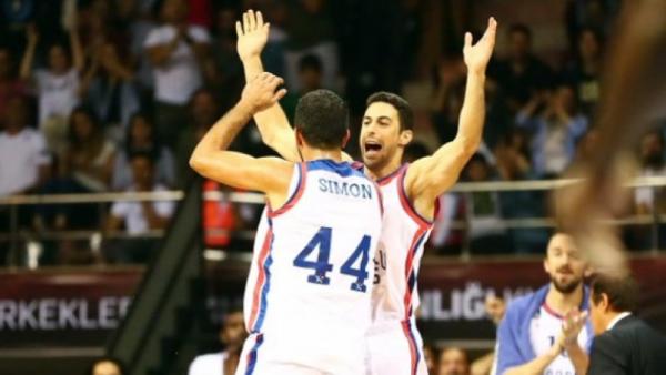 Super Cup Τουρκίας : Η Εφές πλήγωσε ξανά Ομπράντοβιτς, Σλούκα