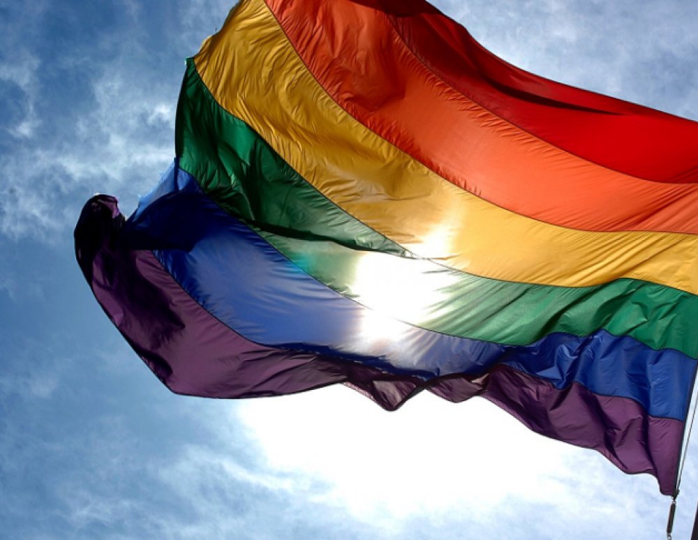 ΛΟΑΤΚΙ οργανώσεις ζητούν τιμωρία των αστυνομικών για το ομοφοβικό περιστατικό στην Αθήνα
