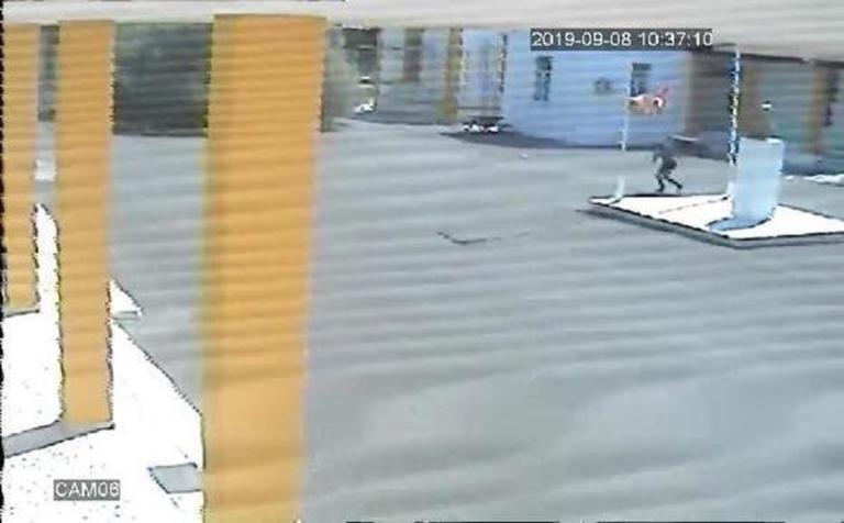 Κατεχόμενα: Tον 16χρονο που κατέβασε την σημαία ψάχνει η «αστυνομία» του ψευδοκράτος