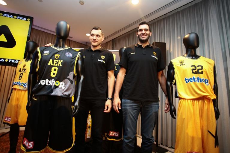 Παρουσίασε τη νέα της φανέλα η μπασκετική ΑΕΚ