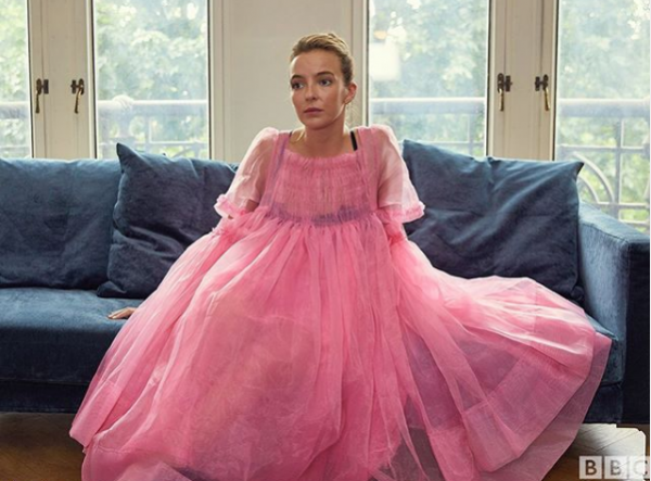 Κοστούμια της σειράς Killing Eve παρουσιάζονται σε έκθεση στο Λονδίνο