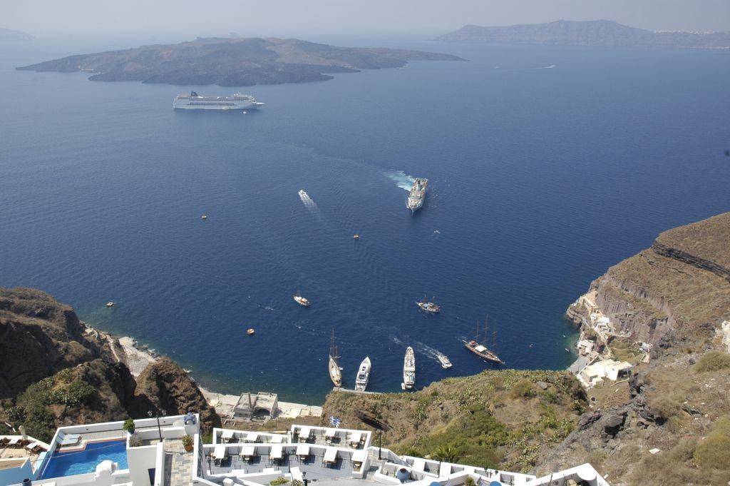 Σαντορίνη : Στα σχέδια των επιστημόνων οι υποθαλάσσιες γεωτρήσεις στην καλντέρα της