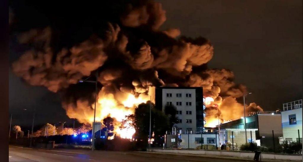 Ρουέν: Στις φλόγες εργοστάσιο χημικών – Εντολή εκκένωσης της περιοχής
