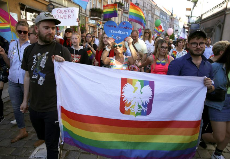 Πολωνία : Ακροδεξιοί επιχείρησαν να εμποδίσουν τη διεξαγωγή Gay Pride