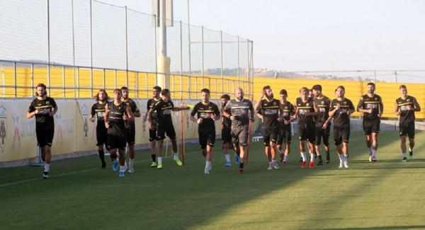 Η αποστολή της ΑΕΚ για το ματς με Λαμία