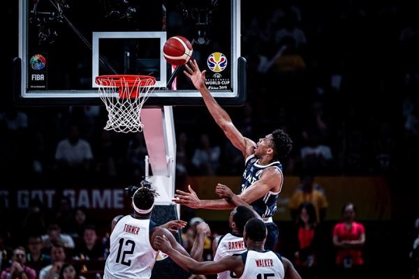 Εθνική Μπάσκετ: Γιάννης απολαυστικός, μόνος και έρημος