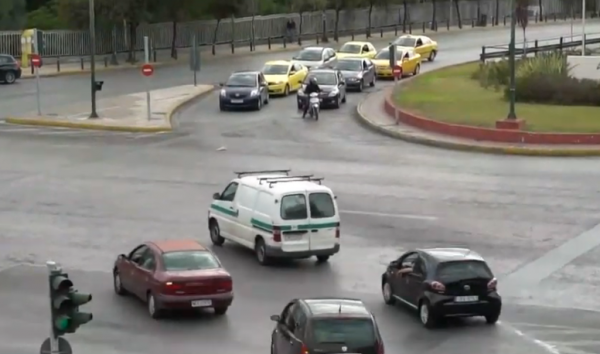 Κίνητρα από την κυβέρνηση για την αγορά «καθαρών» αυτοκινήτων – Πώς αντιδρούν οι έμποροι