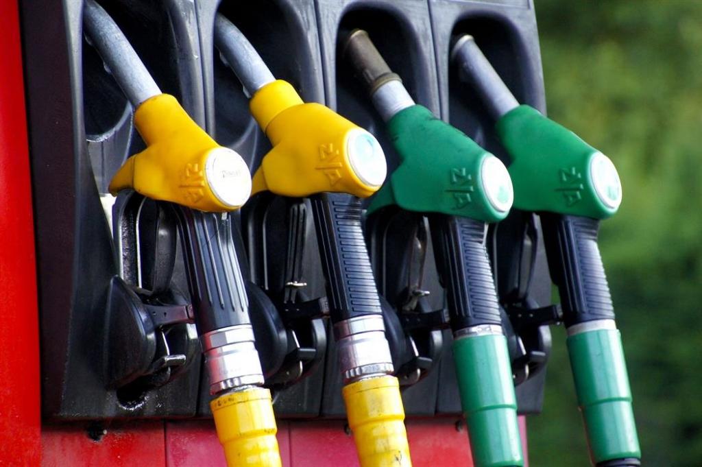 Βενζίνη: Σε… ανηφόρα ξανά οι τιμές – Βρείτε τα φθηνότερα πρατήρια καυσίμων