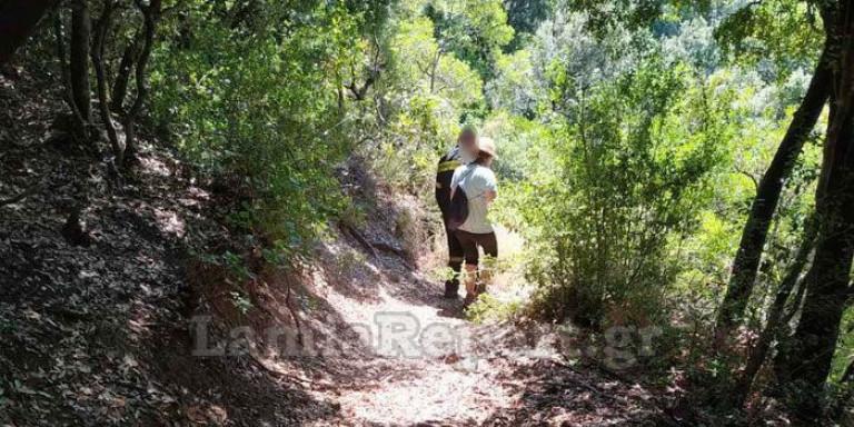 Καμένα Βούρλα: Τουρίστρια πήγε να ανακαλύψει τις σπηλιές και χάθηκε – Μεγάλη επιχείρηση από ΕΜΑΚ