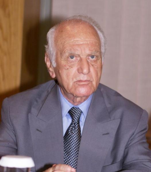 Το μεσημέρι το τελευταίο αντίο στον Αντώνη Λιβάνη