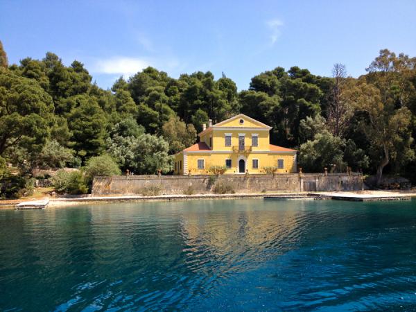 Μαδουρή: Το νησί της οικογένειας Βαλαωρίτη