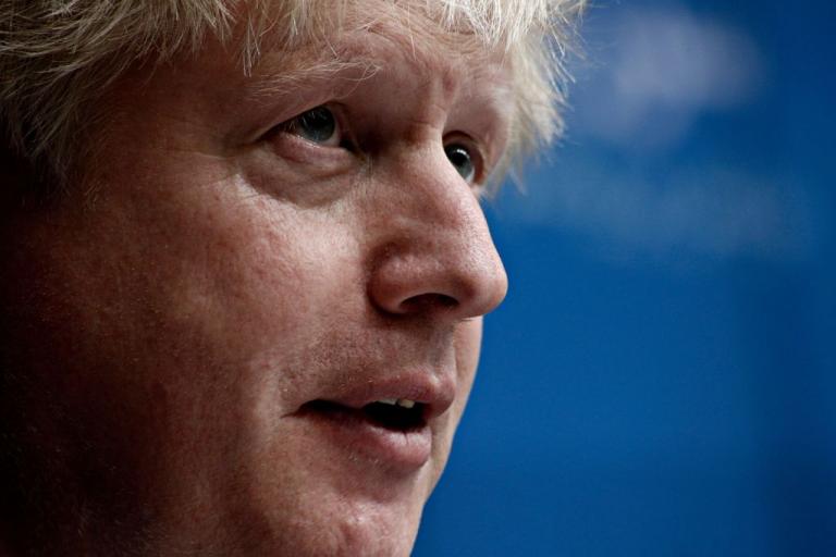 O Μπόρις Τζόνσον σοκάρει Βρετανία και Ευρώπη – Ξεκινά η μάχη για το Brexit