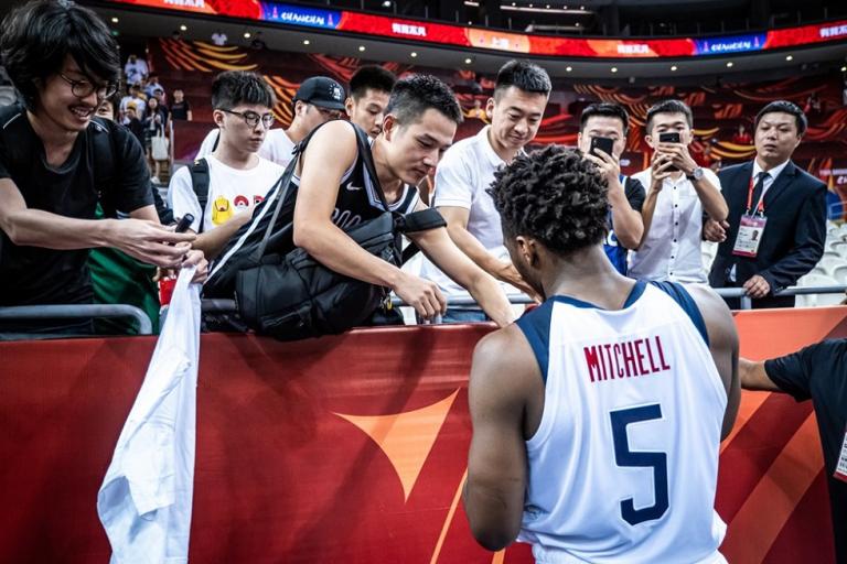 Ντόνοβαν Μίτσελ : «Σέβομαι την Ελλάδα, αλλά…»