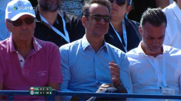 Στο Τατόι για τον αγώνα του Τσιτσιπά ο Κυριάκος Μητσοτάκης