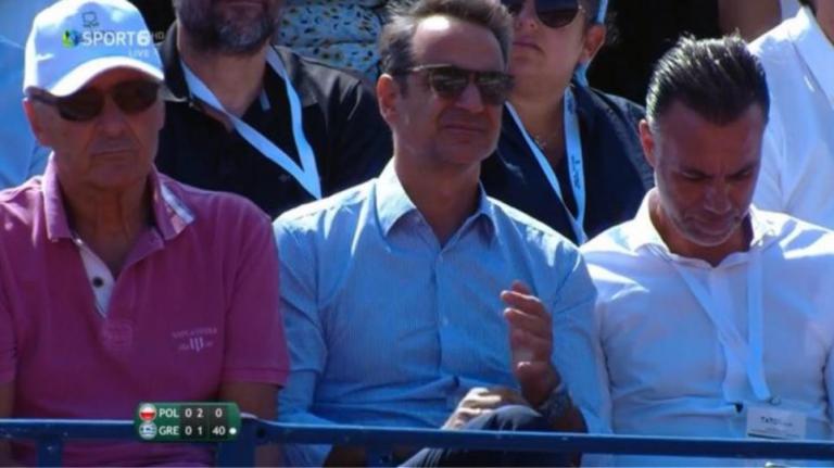 Στο Τατόι για τον αγώνα του Τσιτσιπά ο Κυριάκος Μητσοτάκης