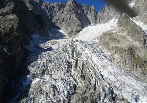 Αλπεις: Συναγερμός με παγετώνα στο Mont Blanc – Εκκενώθηκαν σπίτια