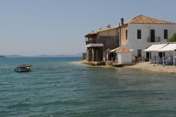 Μύτικας: Νησιώτικο χρώμα στην Ακαρνανία