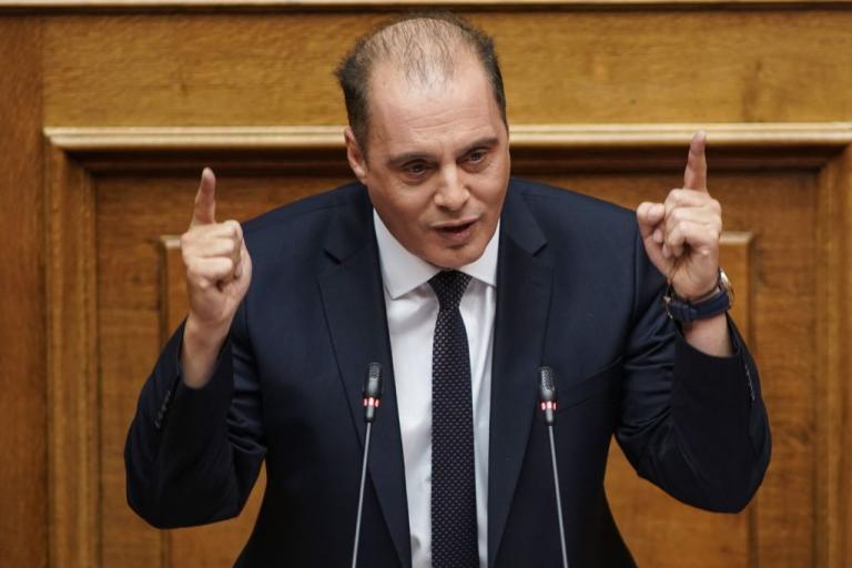 Politico για Βελόπουλο : Πουλά εθνικισμό όπως τα γιατροσόφια για τη φαλάκρα