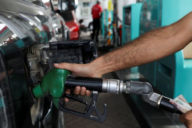 Υποχώρησαν οι τιμές του πετρελαίου – Καθησυχάζουν οι Σαουδάραβες