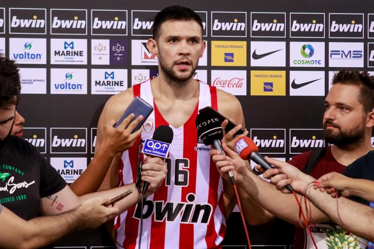 Παπανικολάου: «Δεν θέτουμε όρια για τον Ολυμπιακό, τραβάει κουπί ο Καλάθης»