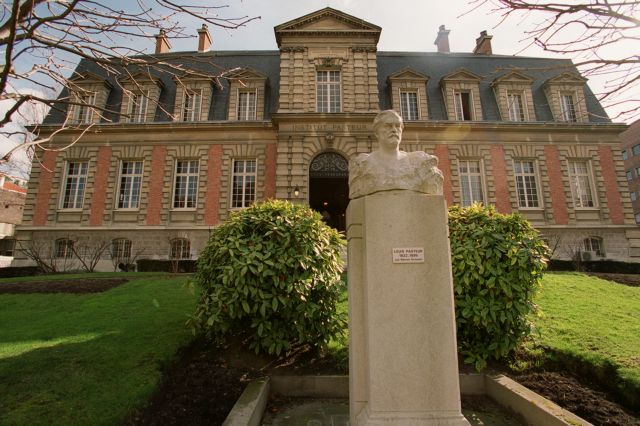 Editorial Ta Nea: Solution