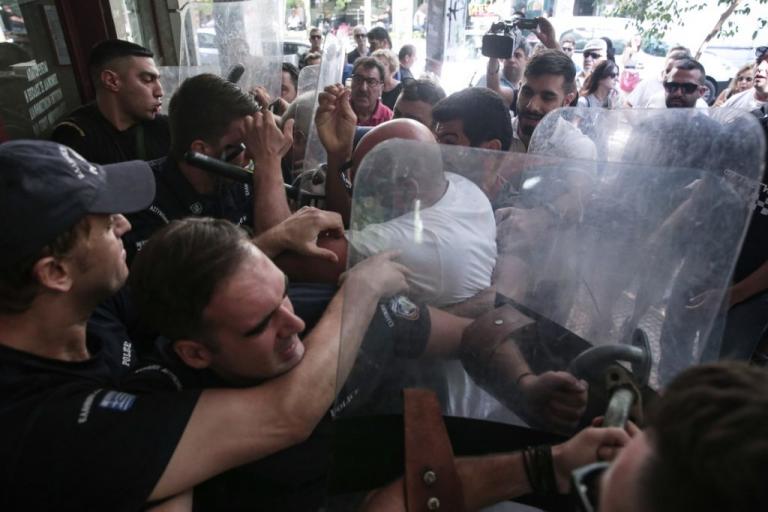 Φτάνει πια, αντισταθείτε. Μην μετατρέπετε την Ελλάδα σε Οργουελική κοινωνία