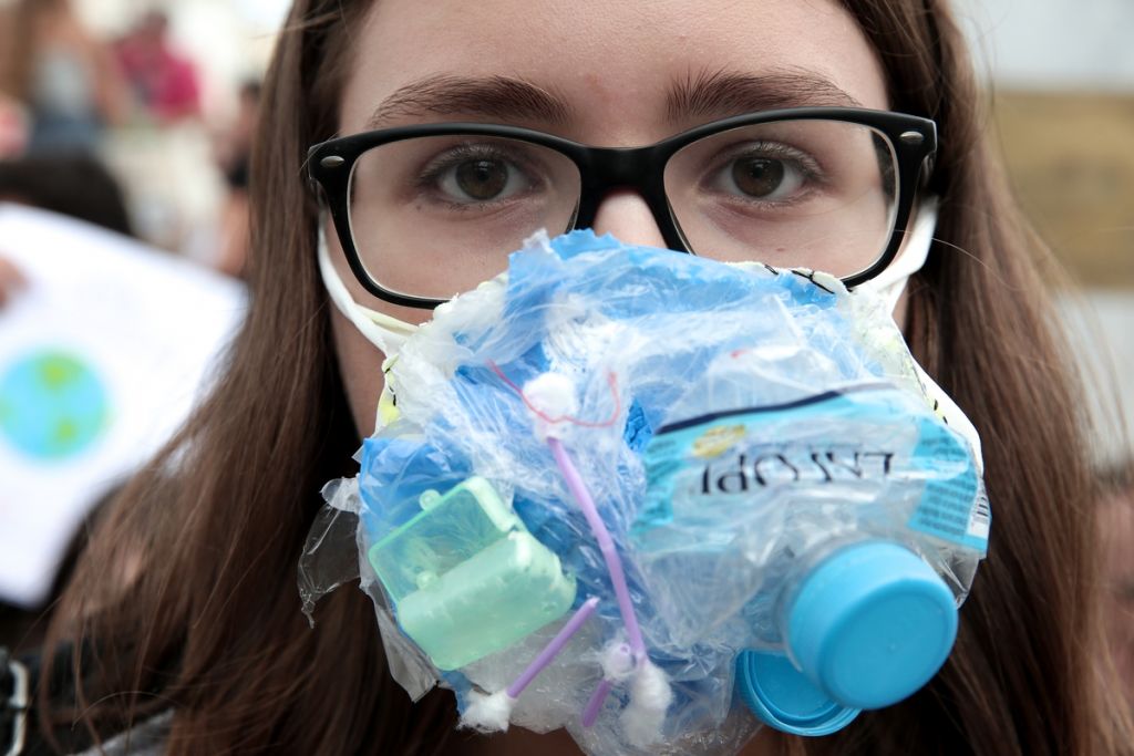 Κλιματική αλλαγή : Μαθητές διαδηλώνουν  στο κέντρο της Αθήνας