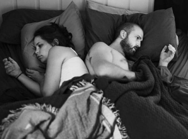 Η μοναξιά στην εποχή των social media μέσα από 20 «κλικ»