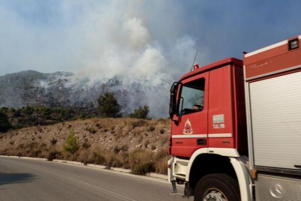 Στο «κόκκινο» ο κίνδυνος πυρκαγιάς σε Αττική, Εύβοια, Κορινθία
