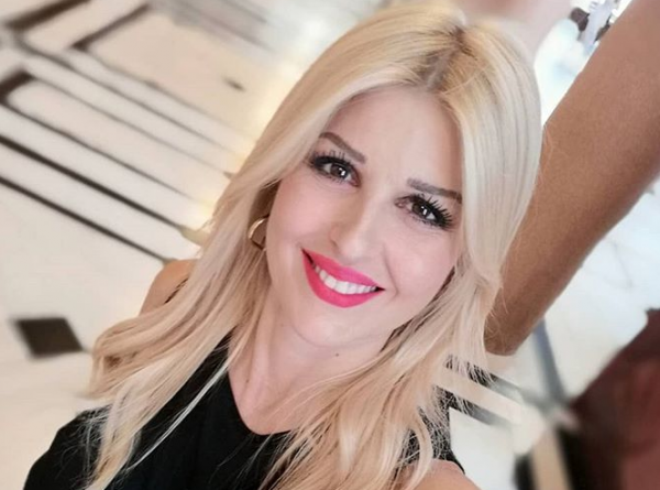 Έλενα Ράπτη: Μας συστήνει την αδελφή της