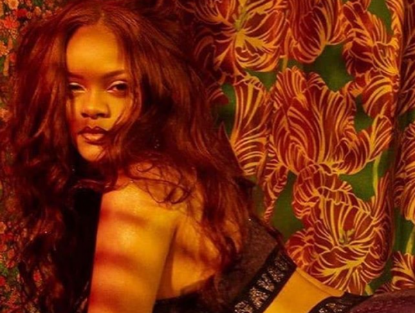 Rihanna: Οι σέξι φωτογραφίες και το σχόλιο του πρώην της