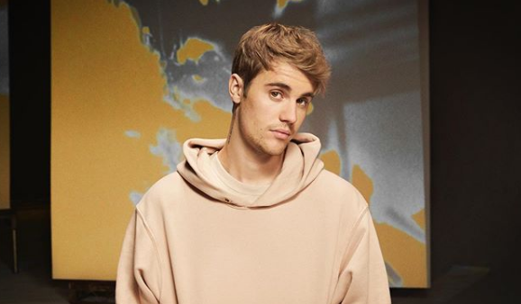 Τζάστιν Μπίμπερ : Ζητά στιλιστικές συμβουλές για τον γάμο του