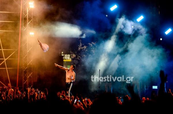 Βίαιο επεισόδιο στη συναυλία του Σάκη Ρουβά στη ΔΕΘ