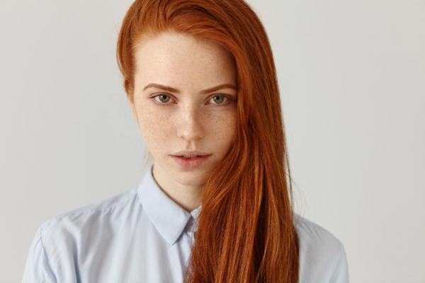 Copper hair: Η απόχρωση που ξεχωρίζει το φετινό φθινόπωρο