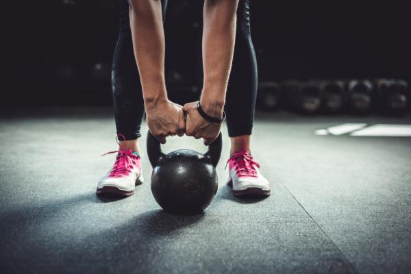 Γυμνάστε όλο το σώμα σας χρησιμοποιώντας kettlebell