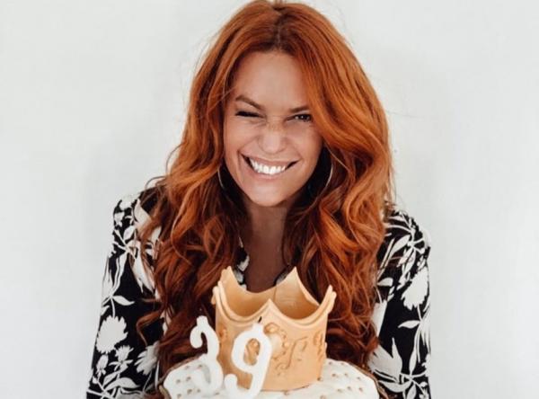 Σίσσυ Χρηστίδου: Γενέθλια με 3 τούρτες και ευχές – έκπληξη