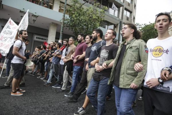 Edtitorial Ta Nea: Waste